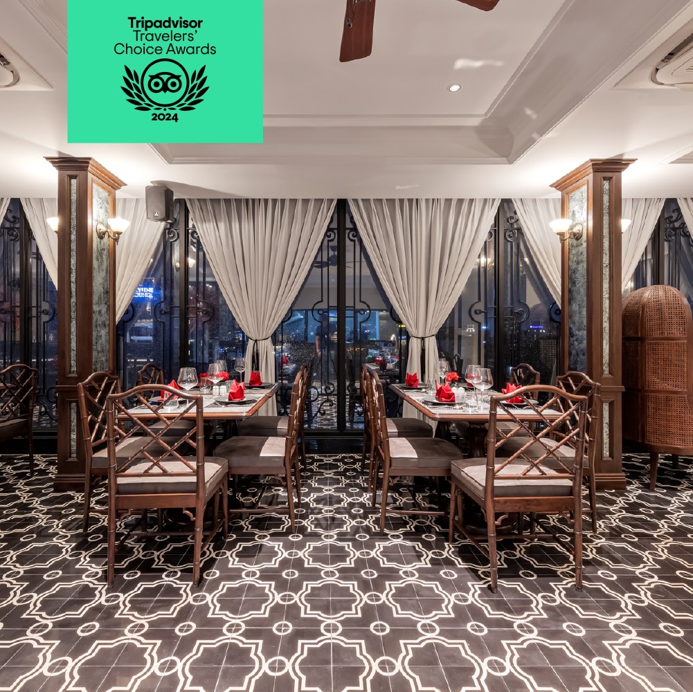 The Gourmet Corner offers a sweeping panoramic view of Hanoi’s Old Quarter